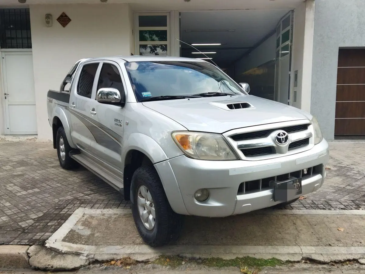 Toyota Hilux 3.0 D/Cab 4X4 Td Srv  2005 - foto 2