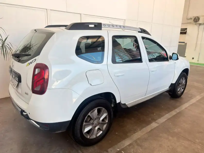 Renault Duster 2.0 4X4 Privilege  L/15  2017 - foto 4