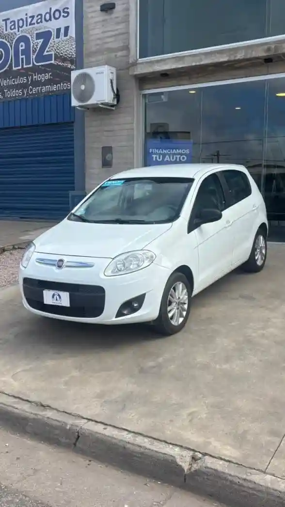 Fiat Palio 1.6 5 P Essence  L/14  2014 - foto 2