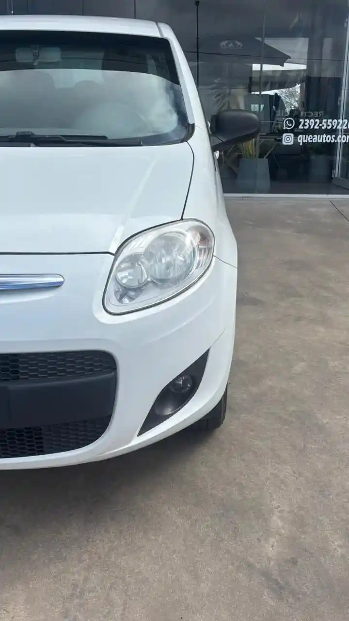 Fiat Palio 1.6 5 P Essence  L/14  2014 - foto 4