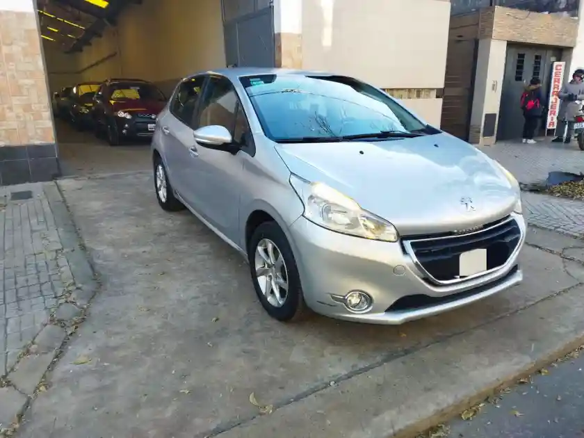 Peugeot 208 1.5 5P Allure Nav Touch  2015 - foto 2