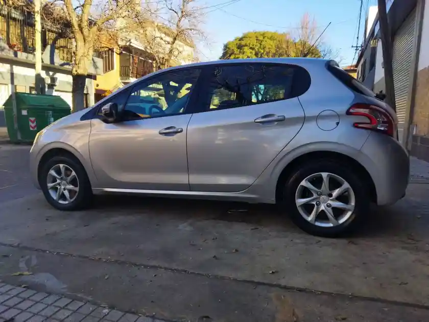 Peugeot 208 1.5 5P Allure Nav Touch  2015 - foto 4