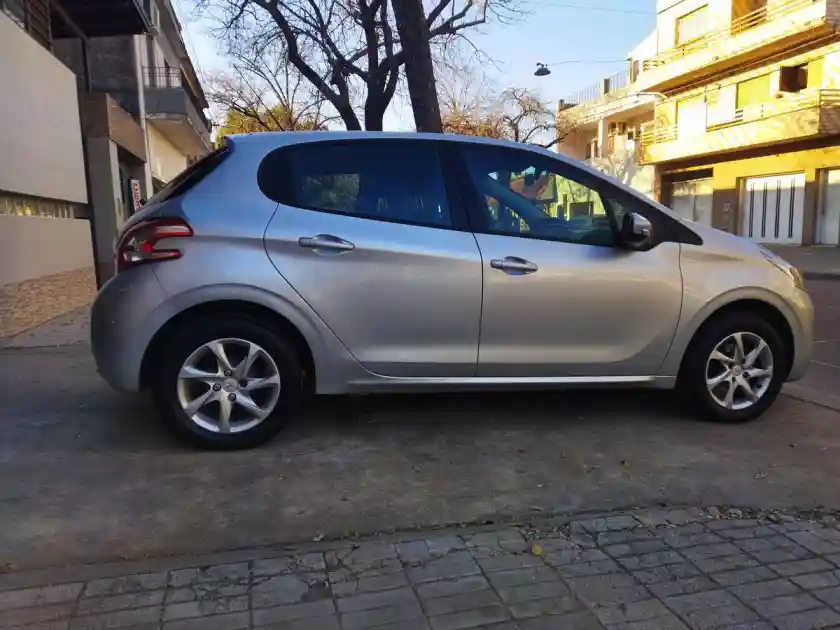 Peugeot 208 1.5 5P Allure Nav Touch  2015 - foto 5