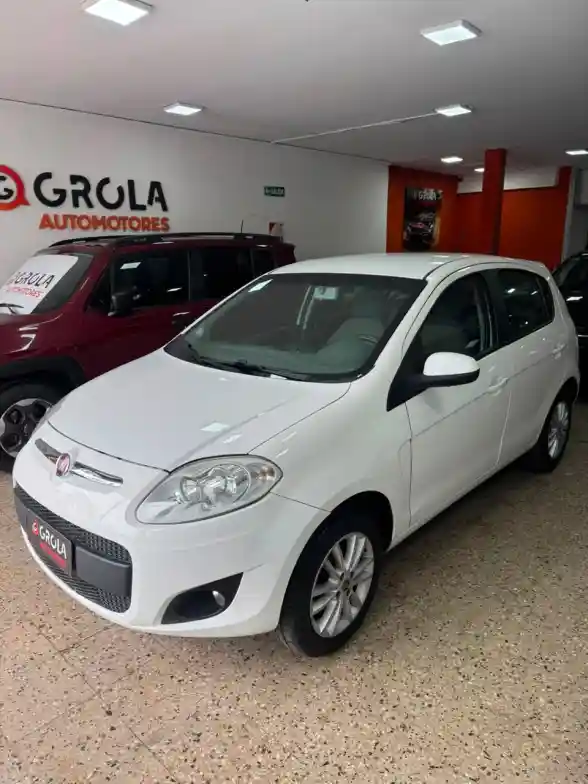 Fiat Palio 1.6 5 P Essence  L/14  2015 - foto 3