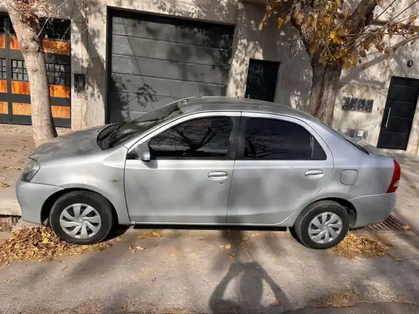 Toyota Etios 1.5 4 Ptas Xs  2016 - foto 4