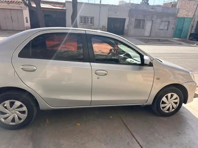 Toyota Etios 1.5 4 Ptas Xs  2016 - foto 5