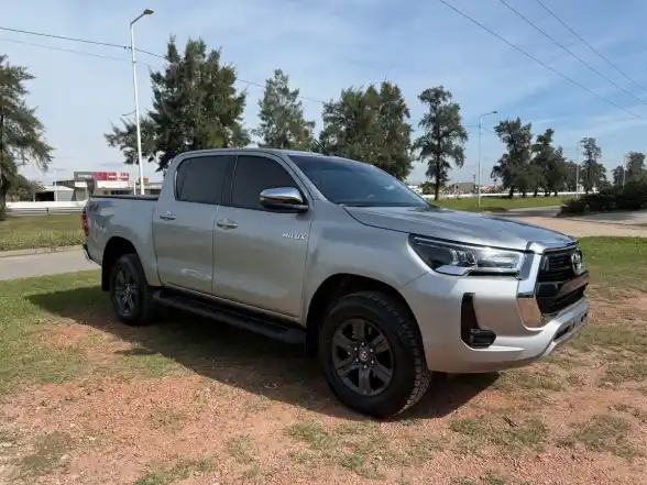 Toyota Hilux L/21 2.8 Dc 4X4 Tdi Srv At6  2022 - foto 3