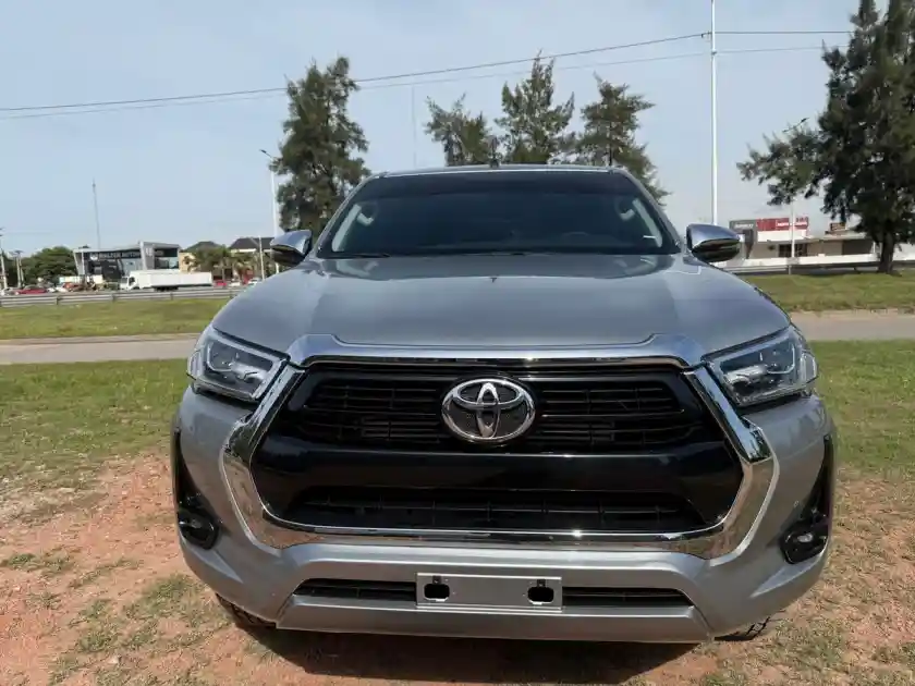 Toyota Hilux L/21 2.8 Dc 4X4 Tdi Srv At6  2022 - foto 4