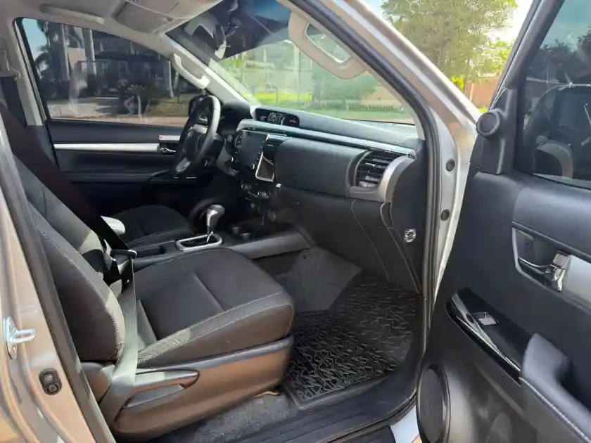 Toyota Hilux L/21 2.8 Dc 4X4 Tdi Srv At6  2022 - foto 5
