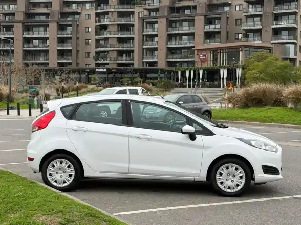 Ford Fiesta  1.6 5P S              (Kd)  2017 - foto 4