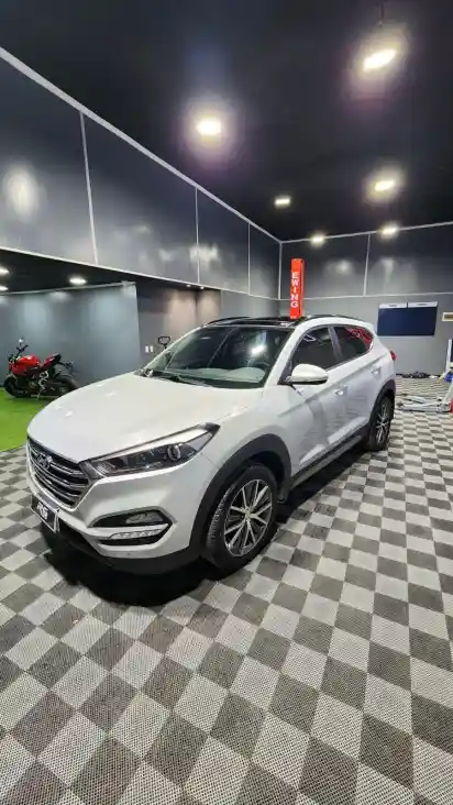 Hyundai Tucson 2.0 4X4 Td Exclu. Aut  L/16  2016 - foto 2