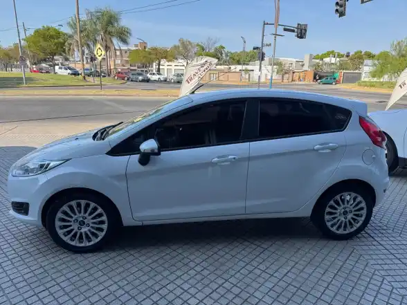 Ford Fiesta  1.6 5P Se             (Kd)  2018 - foto 2