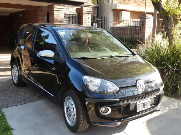 Volkswagen Up! 5 Ptas Black  2014 - foto 1