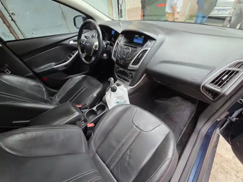 Ford Focus L/14 2.0 5 P Se Plus  2014 - foto 4