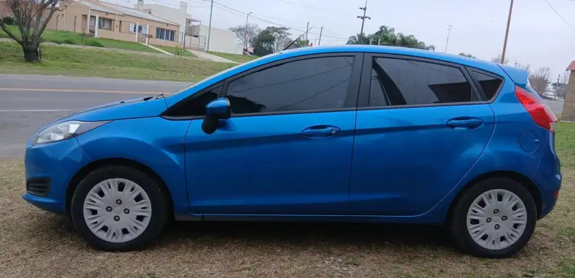 Ford Fiesta  1.6 5P S              (Kd)  2015 - foto 2