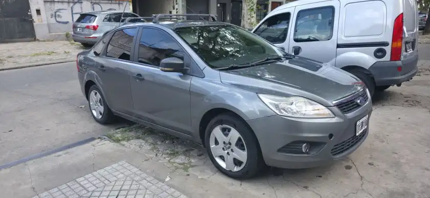 FORD FOCUS L/08 1.6 4 P TREND EXE 2011 - foto 1