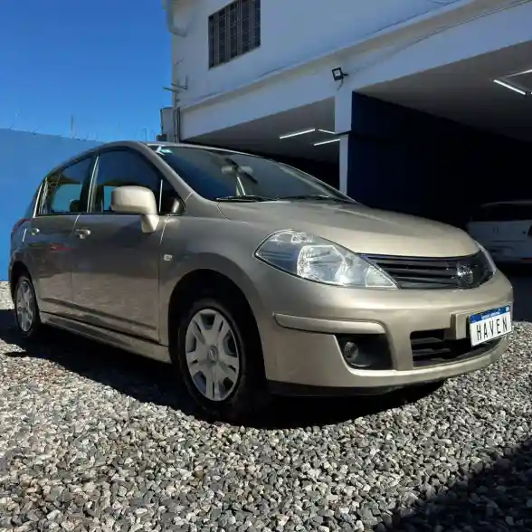 Nissan Tiida   1.8 5 Ptas Visia  2011 - foto 3
