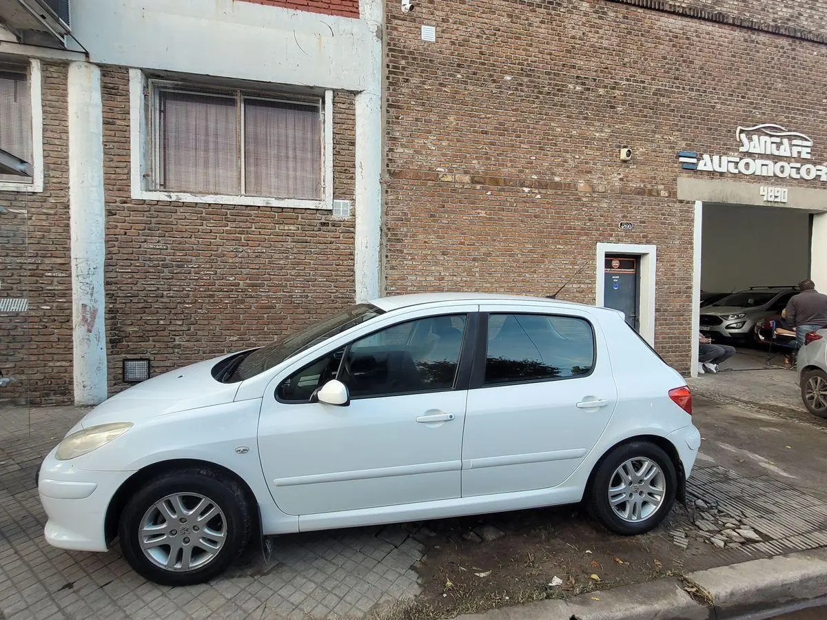 Peugeot 307 1.6 5 P. Xs L/N  2010 - foto 3