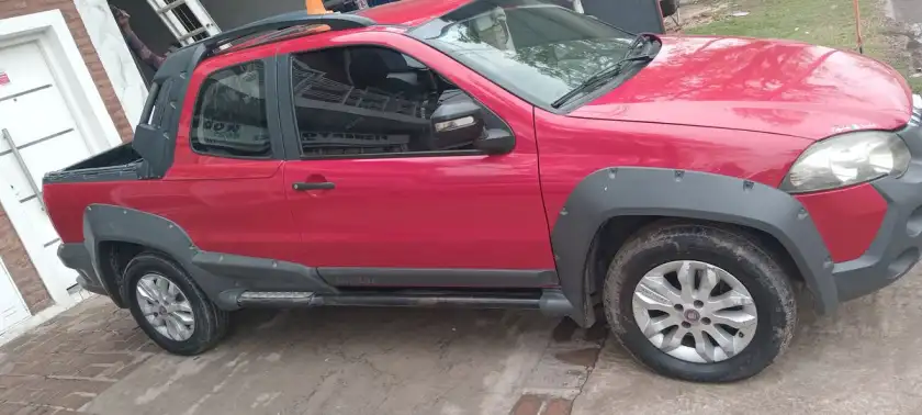Fiat Strada Adventure 1.6 Dc L/14  2014 - foto 2