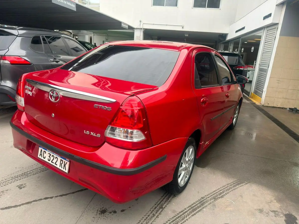 Toyota Etios 1.5 4 Ptas Xls 6Mt  2017 - foto 2