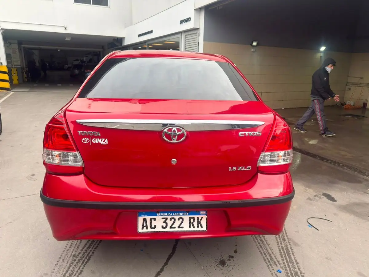 Toyota Etios 1.5 4 Ptas Xls 6Mt  2017 - foto 3