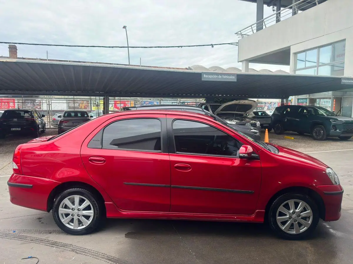 Toyota Etios 1.5 4 Ptas Xls 6Mt  2017 - foto 5