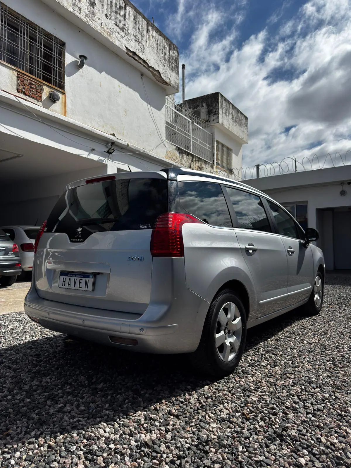 Peugeot 5008 1.6 Feline Tiptronic  2017 - foto 3