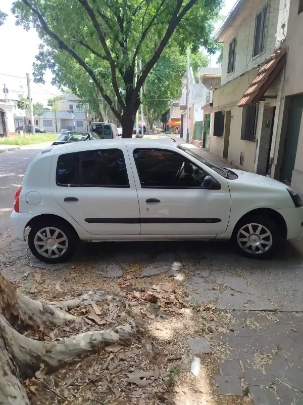 RENAULT CLIO 2 F2 1.2 5 P. AUTHENTIQ PK I 2012 - foto 1