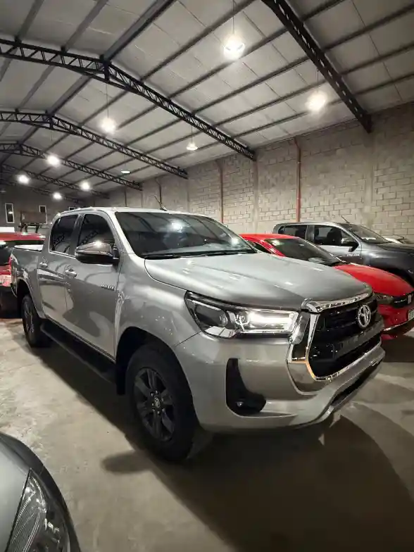 Toyota Hilux L/21 2.8 Dc 4X4 Tdi Srv At6  2021 - foto 2