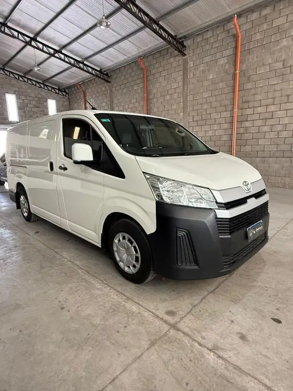 TOYOTA HIACE 2.8 FURGON L1H1 2021 - foto 1