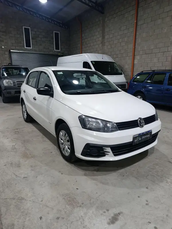 VOLKSWAGEN GOL TREND 1.6 5 P L/17 TRENDLINE 2017 - foto 1