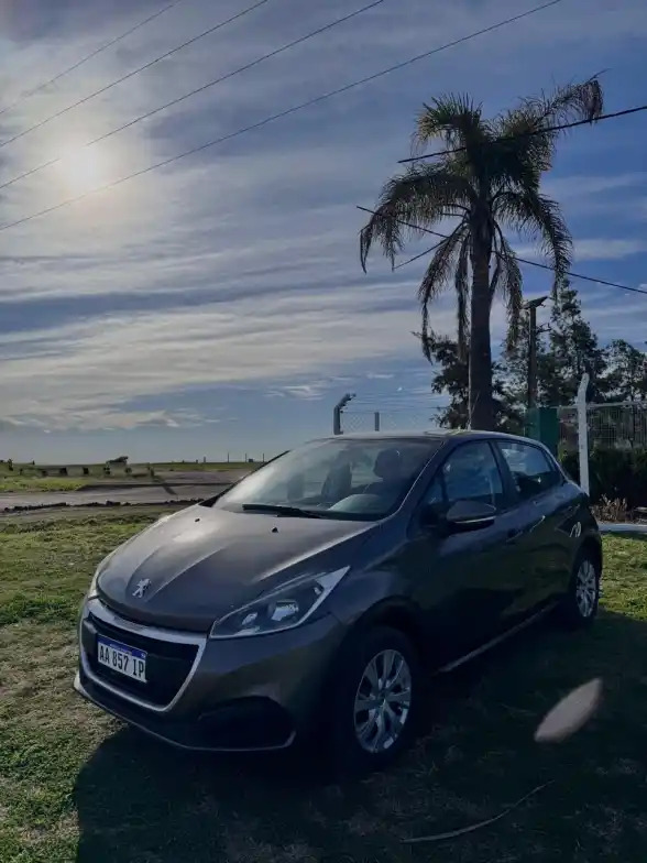 Peugeot 208 1.5 5P Active  2017 - foto 1