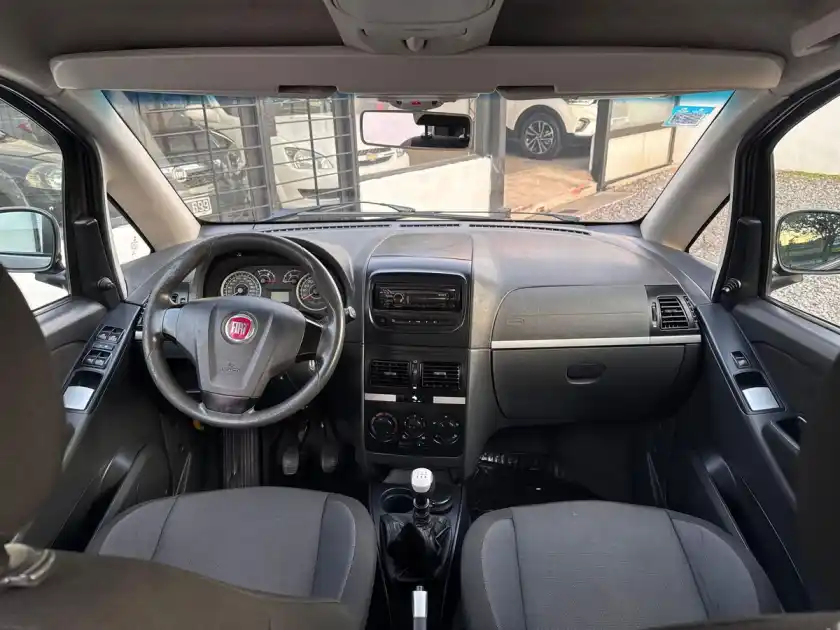Fiat Idea  1.4 Attractive  2013 - foto 4