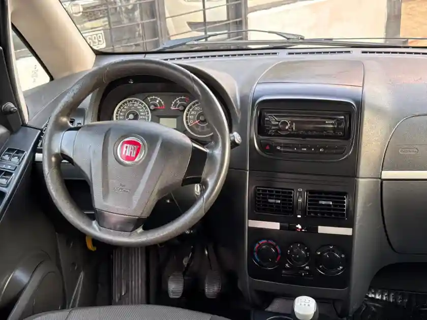 Fiat Idea  1.4 Attractive  2013 - foto 5