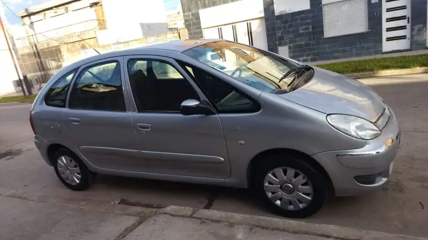 Citroen Picasso 1.6  L/08 Exclusive  2012 - foto 1
