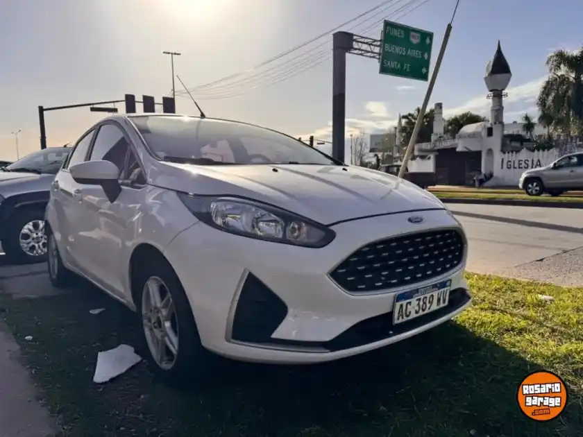Ford Fiesta  1.6 5P S  Plus        (Kd)  2018 - foto 4