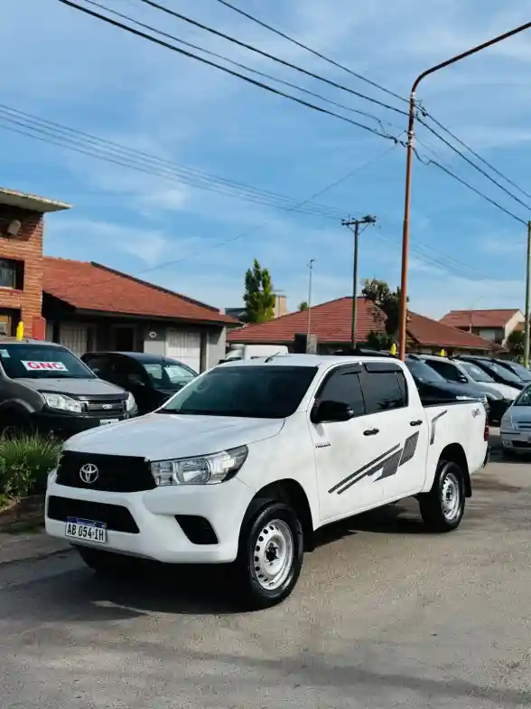 TOYOTA HILUX L/16 2.4 DC 4X4 TDI DX 2017 - foto 1