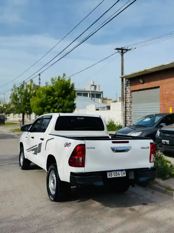 Toyota Hilux L/16 2.4 Dc 4X4 Tdi Dx  2017 - foto 4