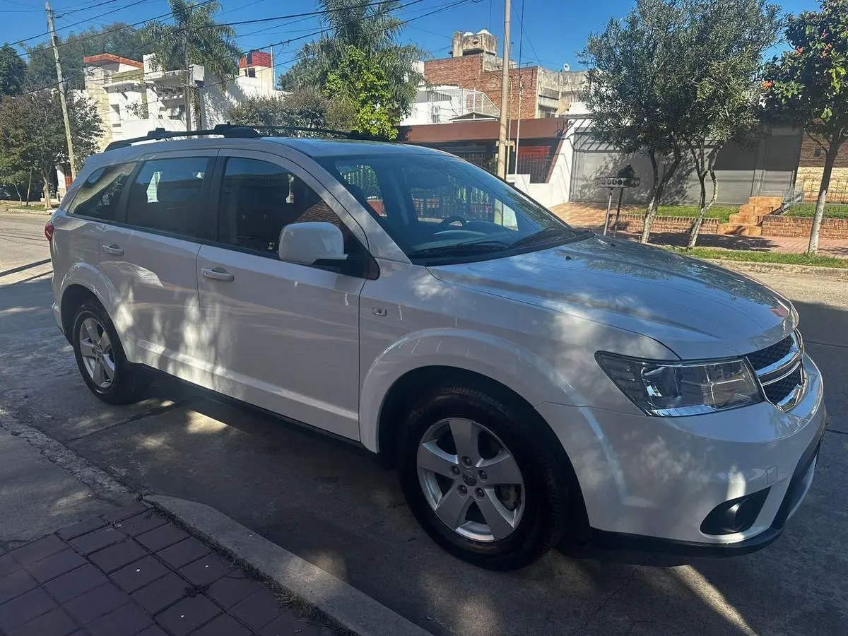 Chrysler Journey 2.4 Sxt 3 Filas L/11  2013 - foto 3