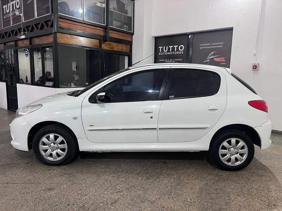 Peugeot 207 Compact 1.4 Hdi 5 P.xs//Allure  2011 - foto 2