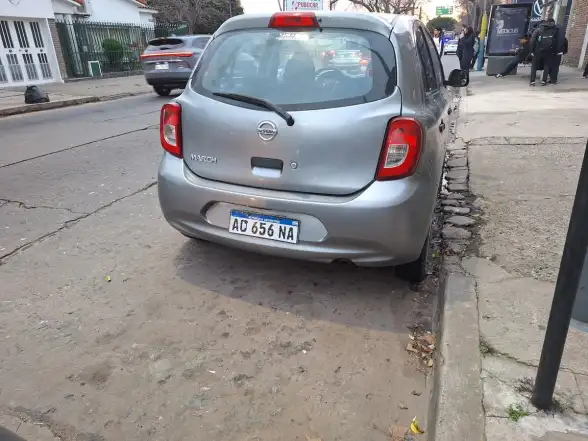 Nissan March 1.6 Sense Pure Drive  2018 - foto 2