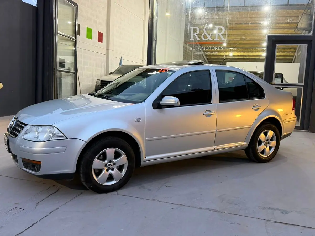 Volkswagen Bora 1.9 Tdi Trendline L/07  2010 - foto 3