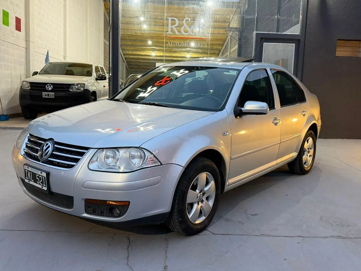 Volkswagen Bora 1.9 Tdi Trendline L/07  2010 - foto 4