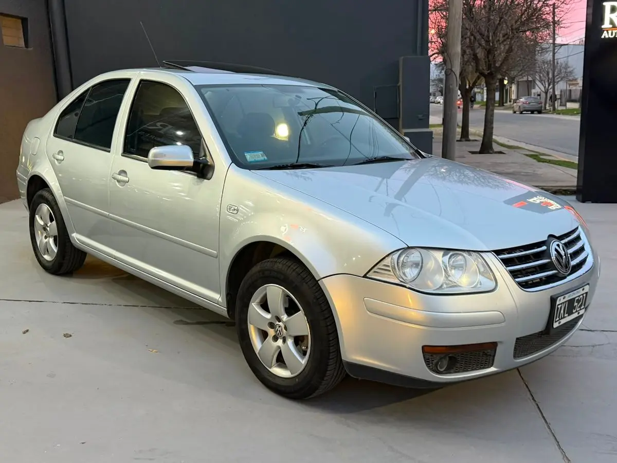 Volkswagen Bora 1.9 Tdi Trendline L/07  2010 - foto 5