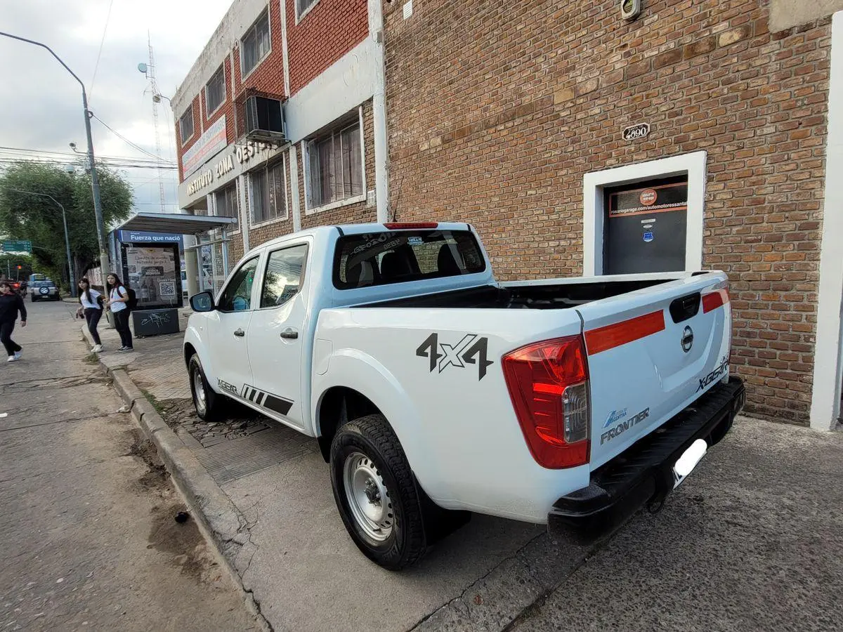 Nissan Pick-Up Frontier L/19 2.3 Dc 4X4 S  2021 - foto 3