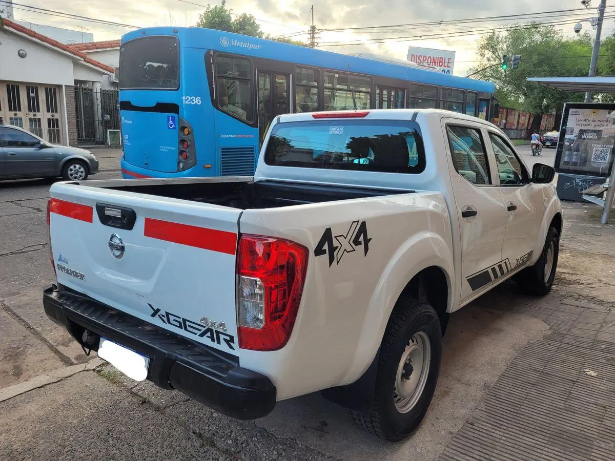 Nissan Pick-Up Frontier L/19 2.3 Dc 4X4 S  2021 - foto 4