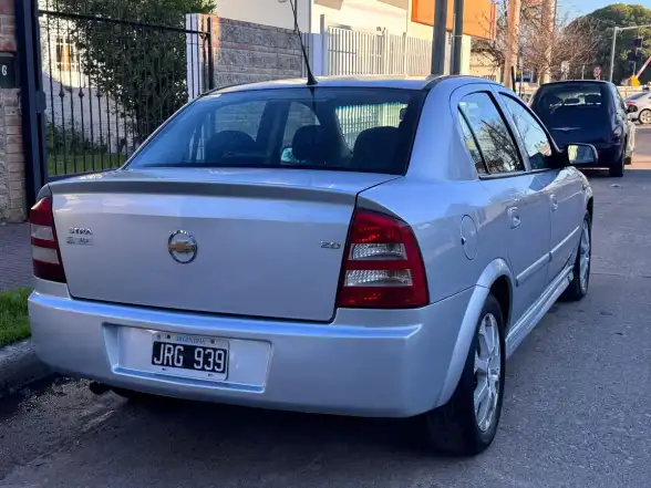 Chevrolet Astra Ii Gls 2.0 4 Ptas       L/10  2011 - foto 3