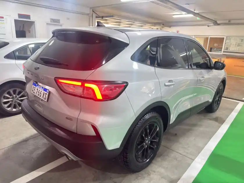 Ford Kuga 2.5 Hibrida  4X2 Aut  2020 - foto 2