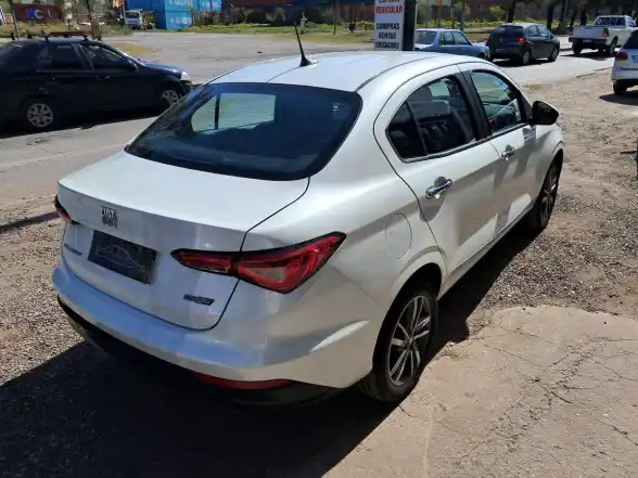 Fiat Cronos L/22 1.3 Precision Cvt   2023 - foto 2