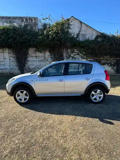 Renault Sandero Stepway 1.6 Confort  2011 - foto 3